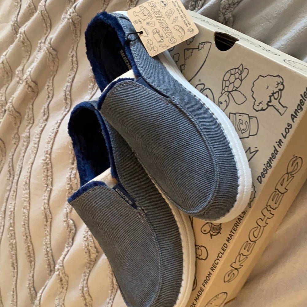NWT slip on Skechers.